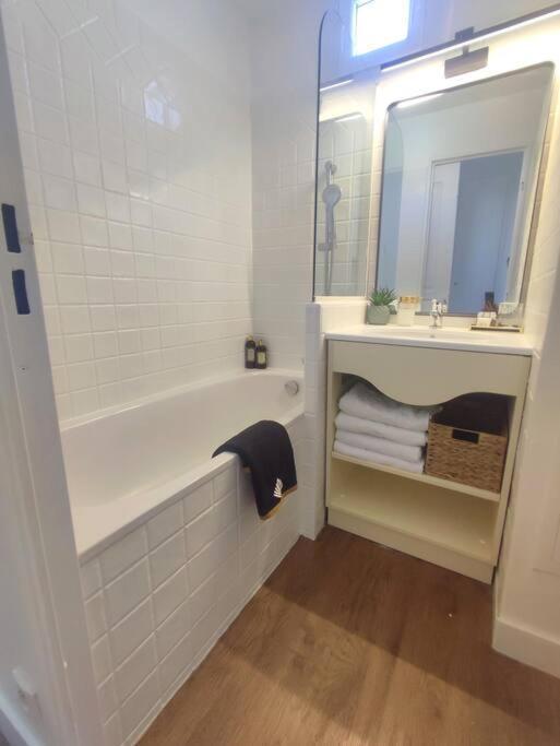 Chez Adriana Appartement Cosy Avec Jardin, Proche Plage Grimaud Eksteriør bilde